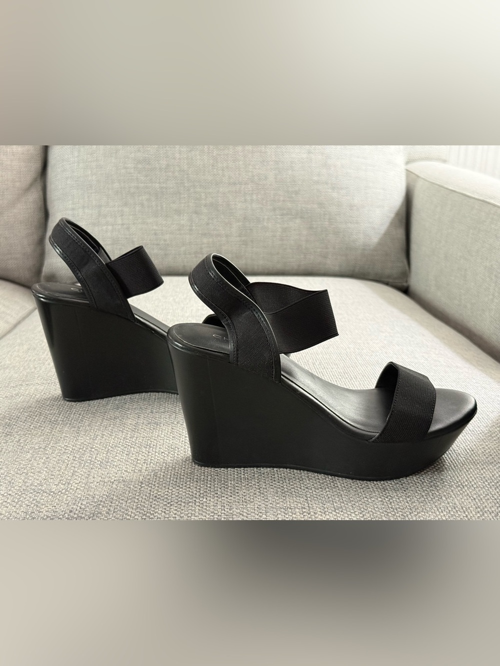CHARLES DAVID WEDGE SANDALS SIZE 7M